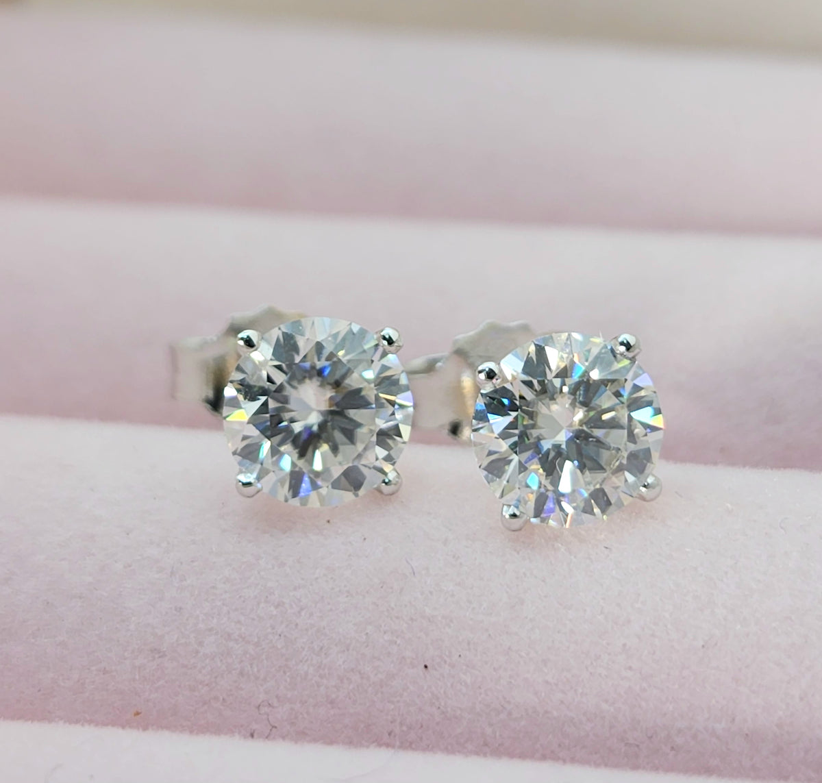 3Ct Lab Diamond Stud Earrings, IGI E VS1, 14K Gold