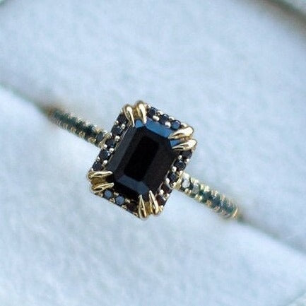 Stylish 14K Yellow Gold Black Diamond Gem Anniversary Ring Spinel Center