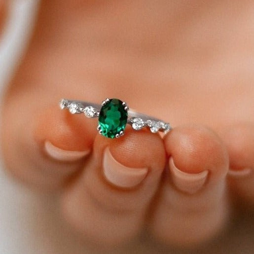 Stunning White Gold Green Emerald Proposal Ring for Her