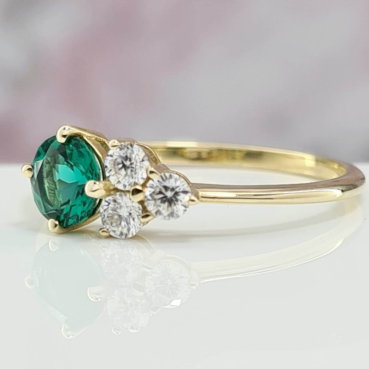 Handmade Emerald Gemstone Diamond Simple Ring For Friendship