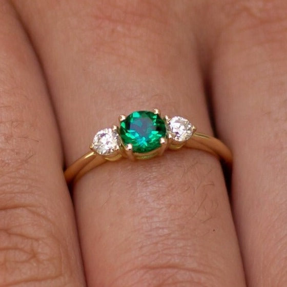 Minimalist Dainty 3 Stone Emerald Engagement Ring 14k Gold Jewelry Gift for Women Ring Gold