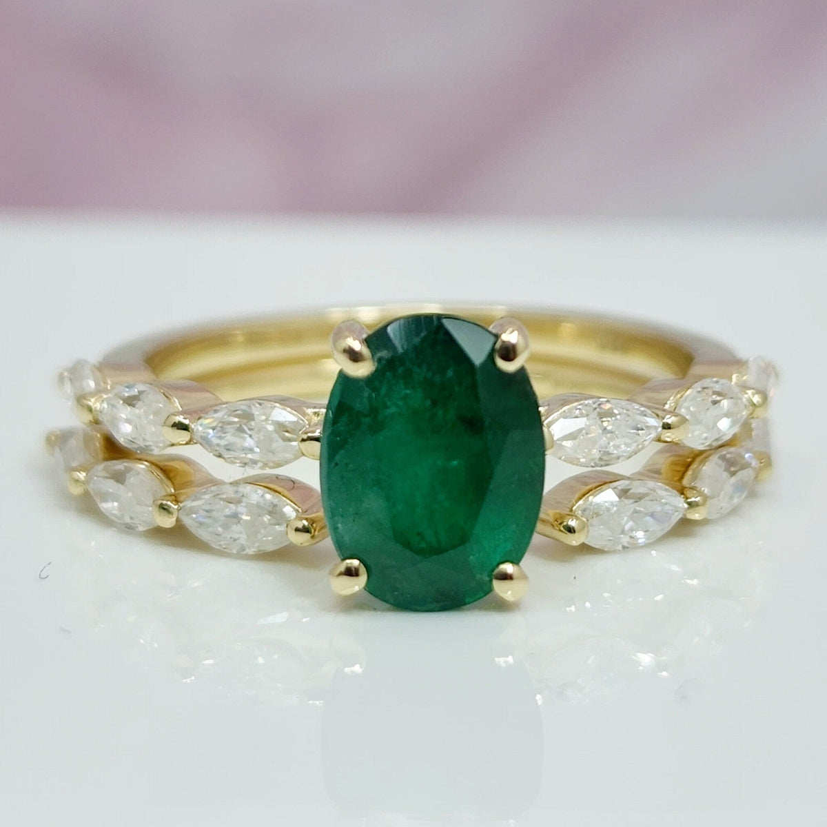 Amazing Rings Set for Engagement and Wedding Natural Emerald Oval Bridal Rings Set